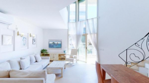 Gordon Beach 2BR Duplex by HolyGuest